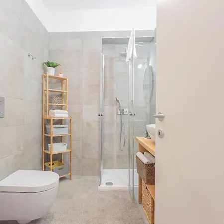 דירה Independence With Balcony By Rent *