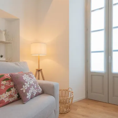 Independence With Balcony By Rent Apartment Como