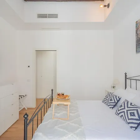 Independence With Balcony By Rent Como