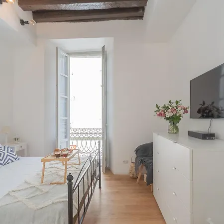 Independence With Balcony By Rent Apartamento Como