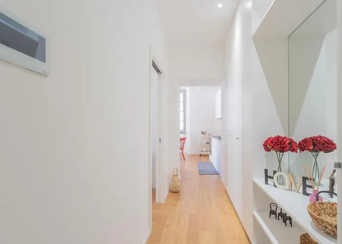 Independence With Balcony By Rent Комо