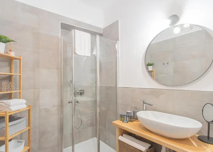 Independence With Balcony By Rent Appartement *