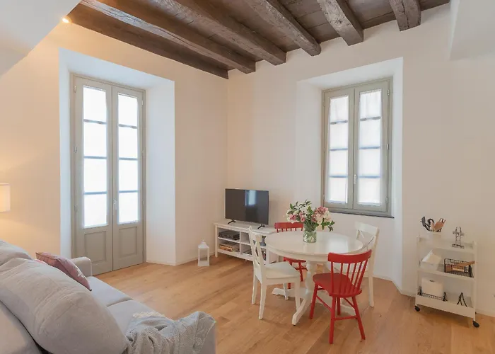 Independence With Balcony By Rent Апартаменты