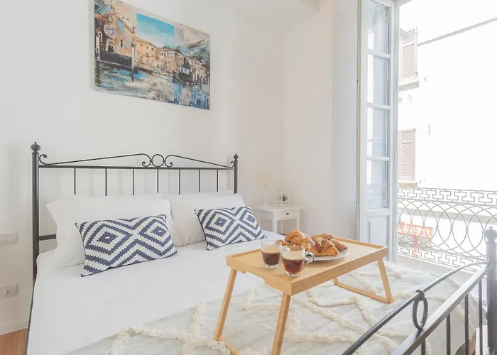 Independence With Balcony By Rent Appartamento *