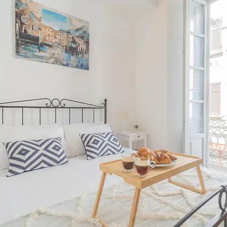 Independence With Balcony By Rent Apartment *